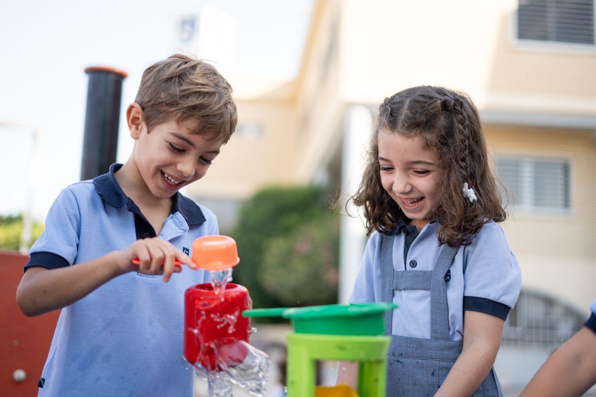El aprendizaje en el exterior es clave en el modelo educativo del colegio inglés.