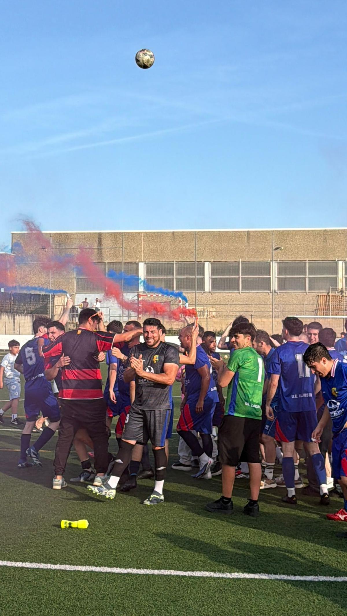 La gespa del Municipal va recordar vells temps a l’hora de celebrar l'ascens