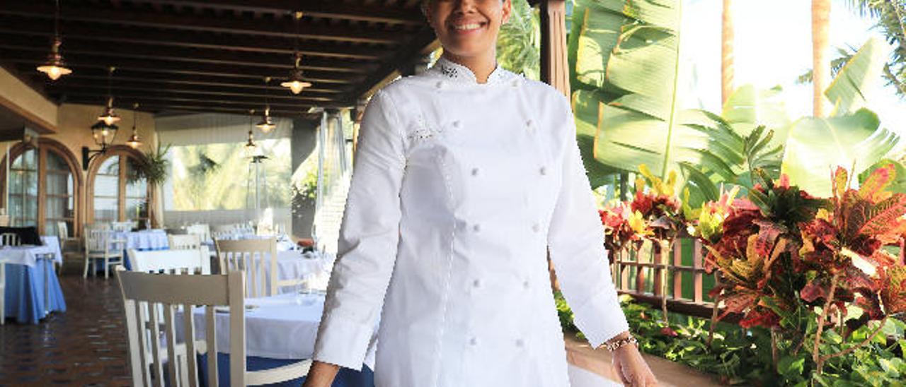 María Marte, ayer, en la terraza del restaurante Isla de Lobos en el hotel Princesa Yaiza de Playa Blanca.