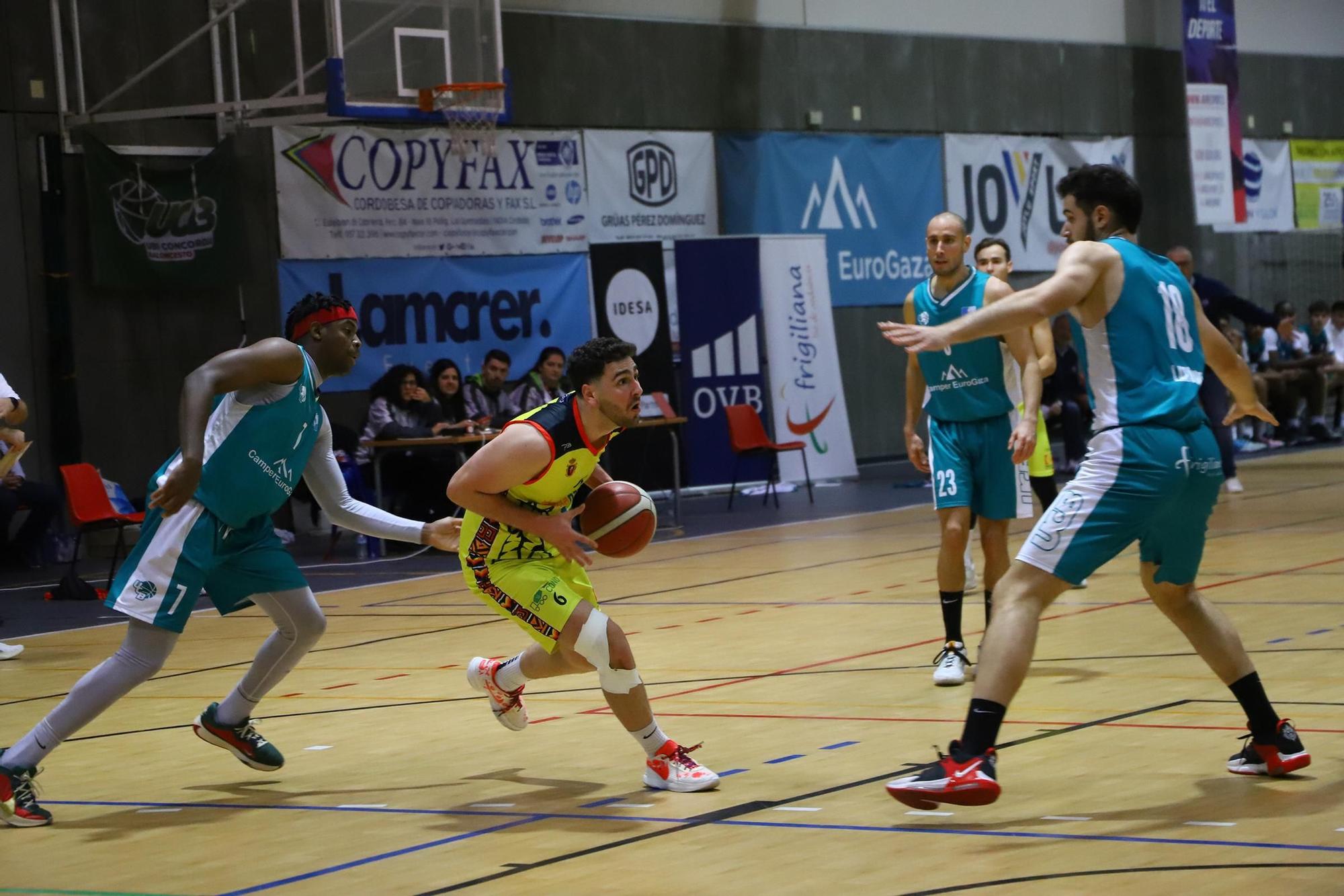 El derbi Camper Eurogaza UCB - Climanavas Agrometal Peñarroya en imágenes