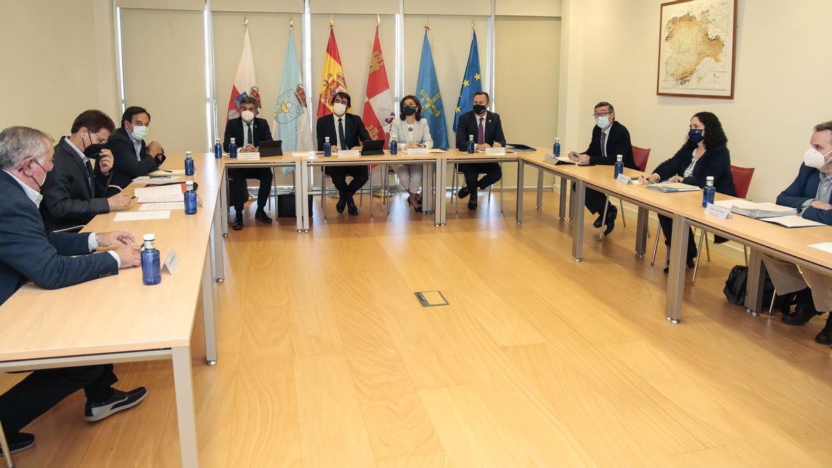 Reunión de los consejeros de Medio Ambiente con las organizaciones agrarias en León