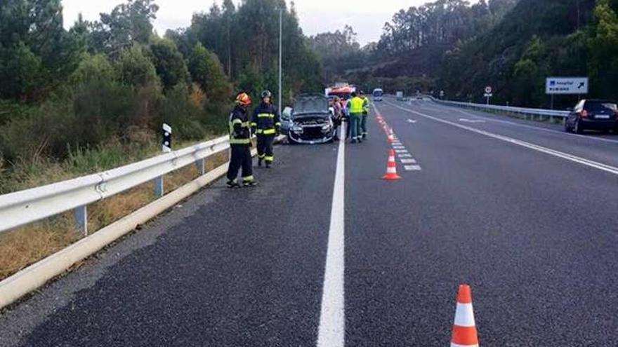 El accidente ocurrido ayer en la variante portuaria de Vilagarcía. //