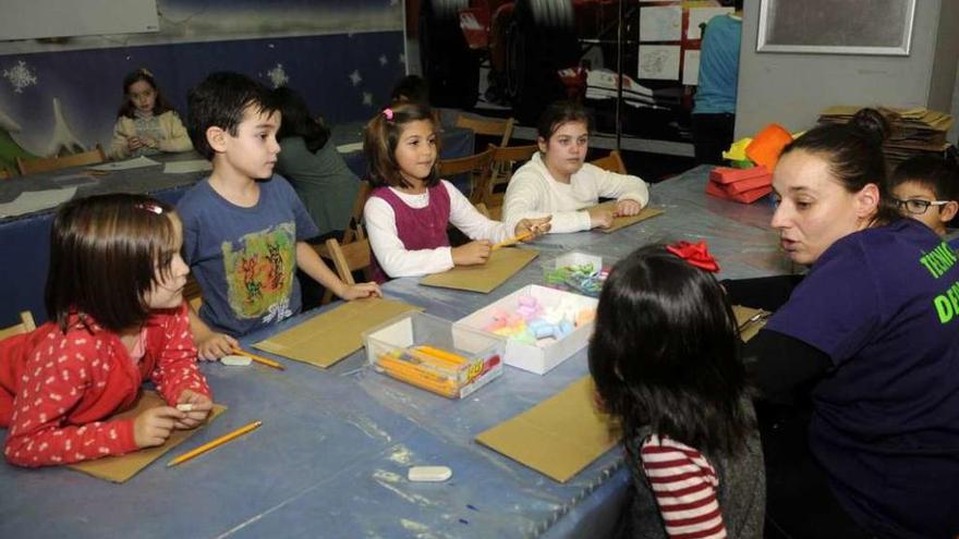 Un grupo de niños que participaron en el taller del Nuby Club. // Noé Parga