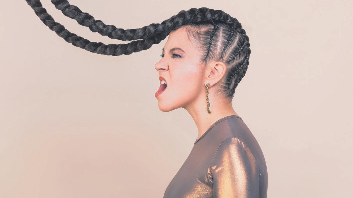 La cantante argentina Miss Bolivia actúa este viernes en la París 15