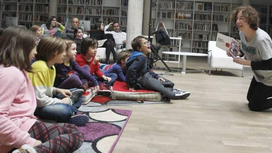 Cientos de niños acudieron a los talleres de ayer.