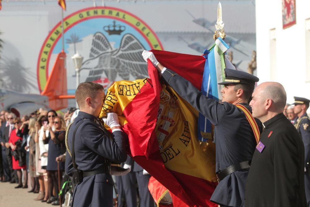 Jura de bandera de nuevos alumnos en la Academia General del Aire