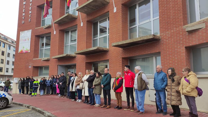 Benavente se suma al minuto de silencio por todas las víctimas del terrorismo