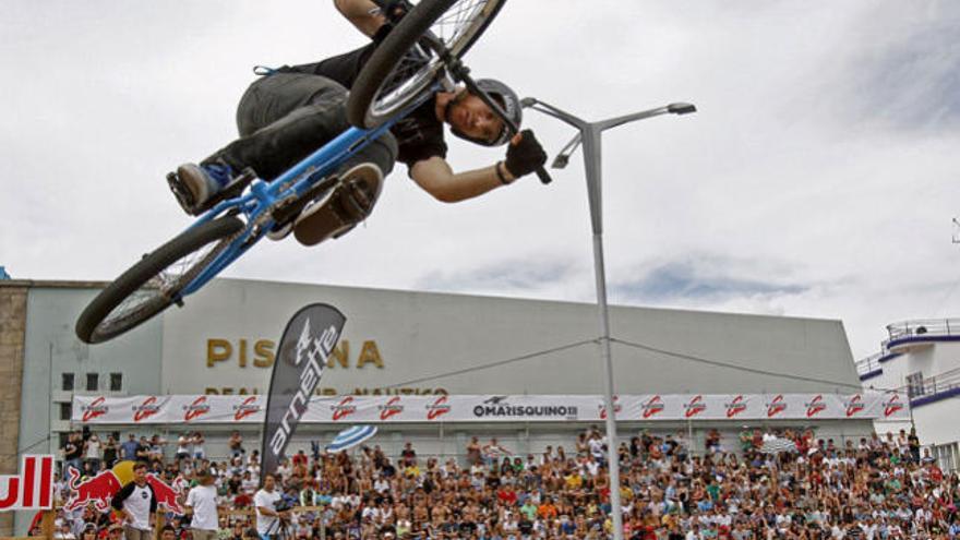 Un participante en la exhibición de bikes. / JOSE LORES