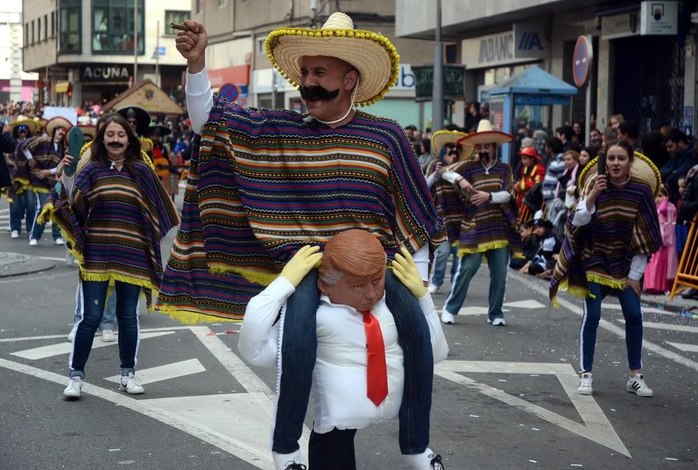 Un concurrido desfile de disfraces infantil inaugura las jornadas de comparsas en Marín