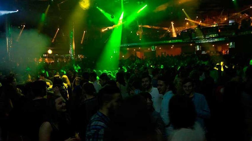 Empresarios de discotecas prevén 420 fiestas ilegales en Navidades