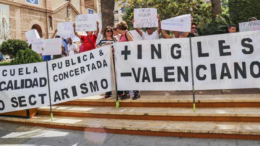 Movilización en la Vega Baja contra el valenciano