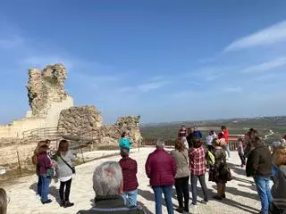 El castillo de un pueblo de Córdoba que sobrevivió a un grave terremoto pero no al hombre