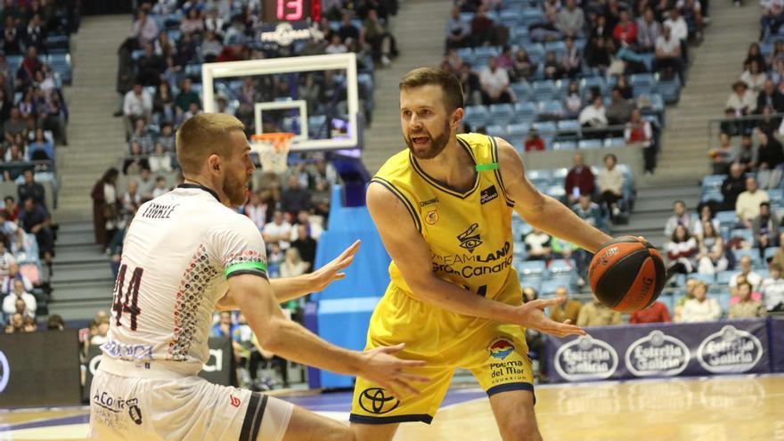 El Granca vence al Obradoiro gracias a su clase obrera