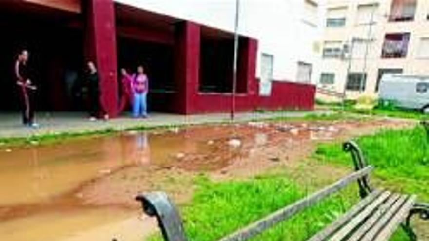 IU denuncia el &quot;total&quot; abandonodel barrio de Suerte de Saavedra