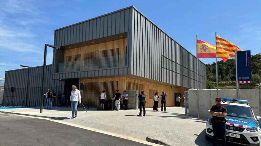 Joan Ignasi Elena inaugura la comissaria &quot;crucial i estratègica&quot; dels Mossos a la Jonquera