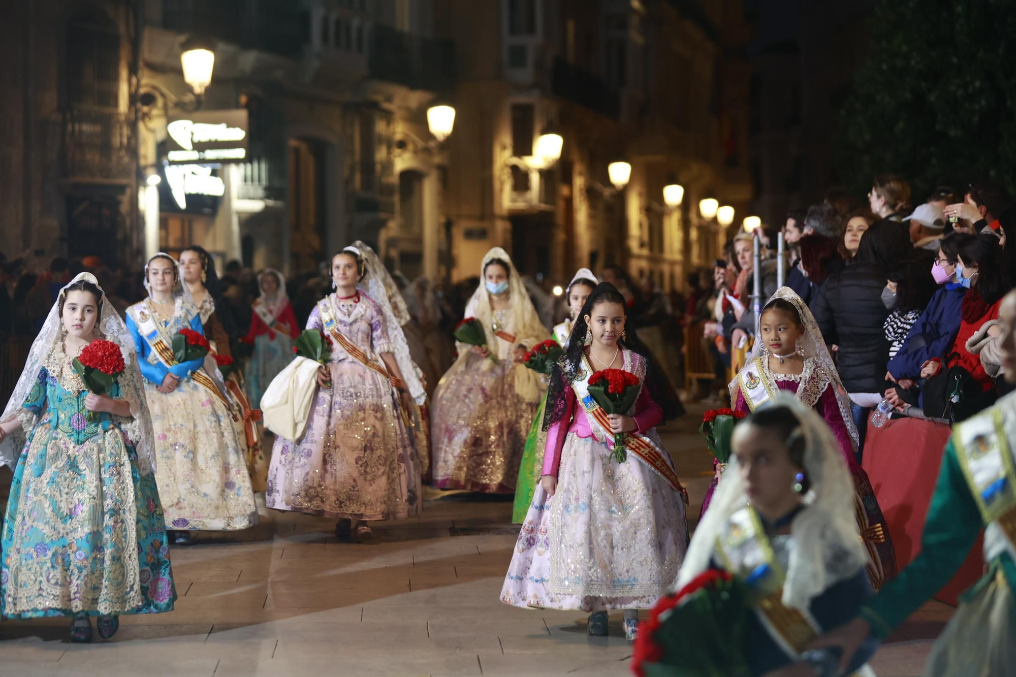 Búscate en el segundo día de ofrenda por la calle Quart (entre las 19:00 a las 20:00 horas)