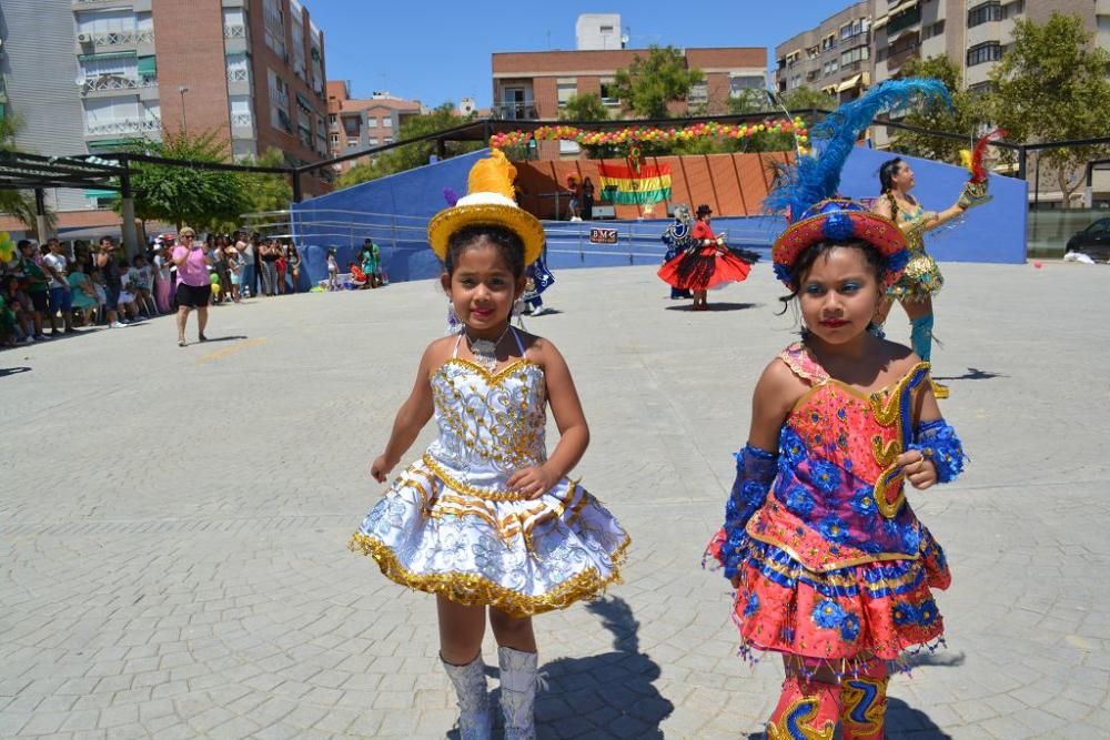 Homenaje a Bolivia en el Jardín de la Seda de Murcia