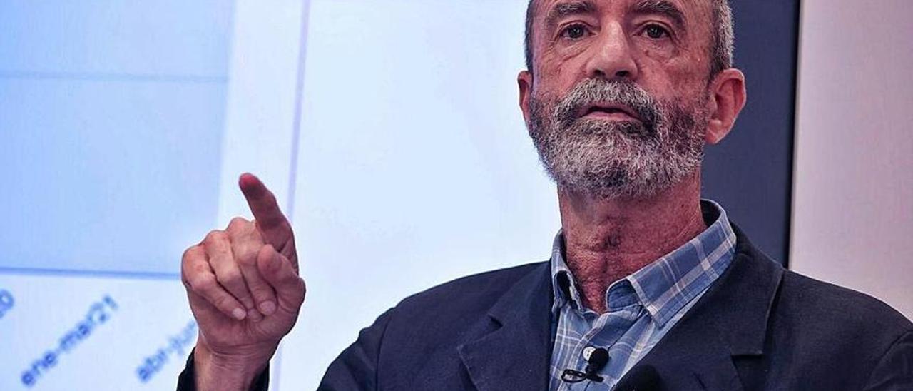 Santiago Pérez.