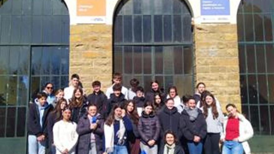 Los alumnos del IES Domingo Miral investigan con compañeros franceses sobre la vida animal y vegetal del Pirineo