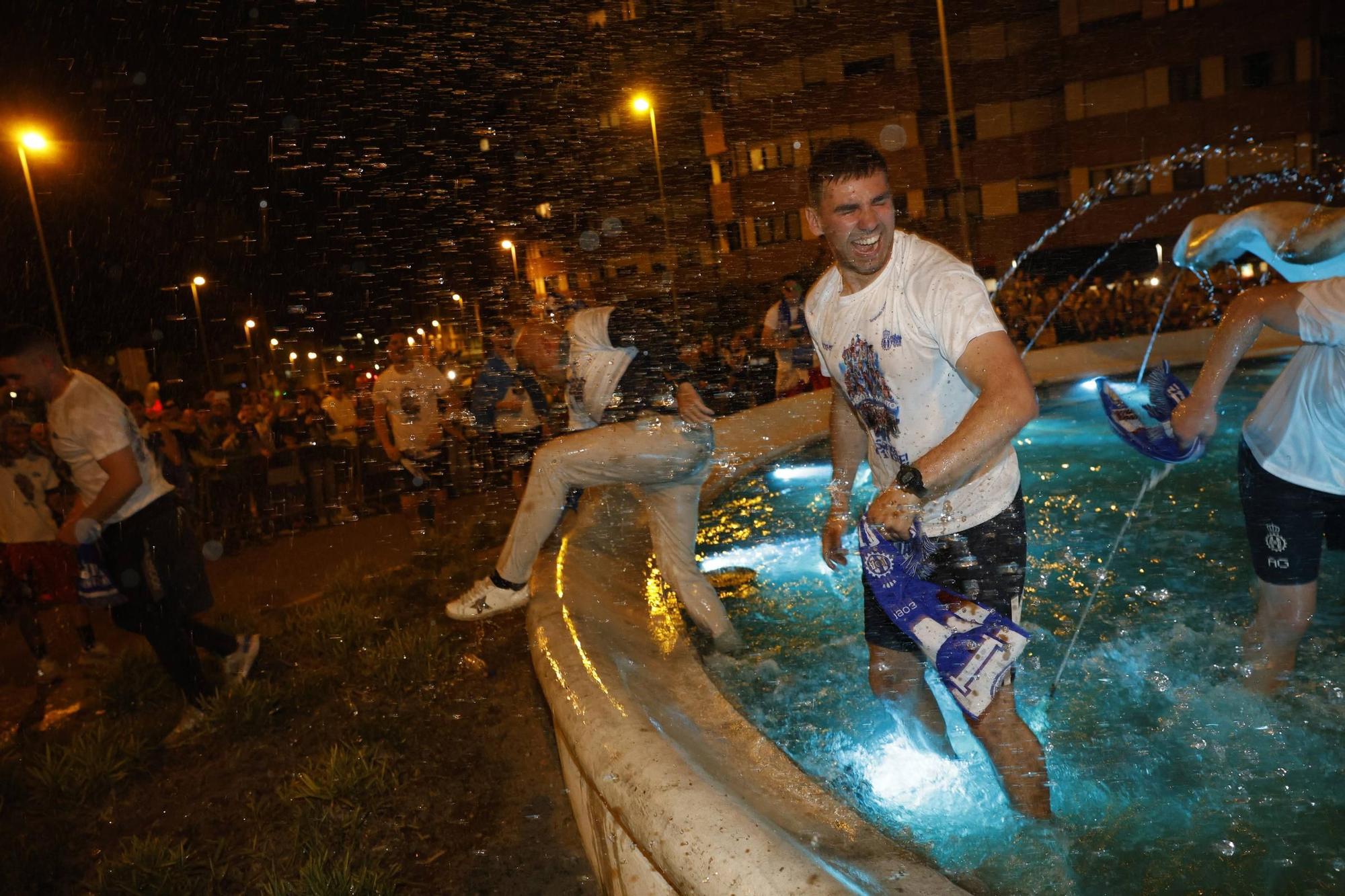 EN IMÁGENES: Locura en las calles de Avilés por el ascenso