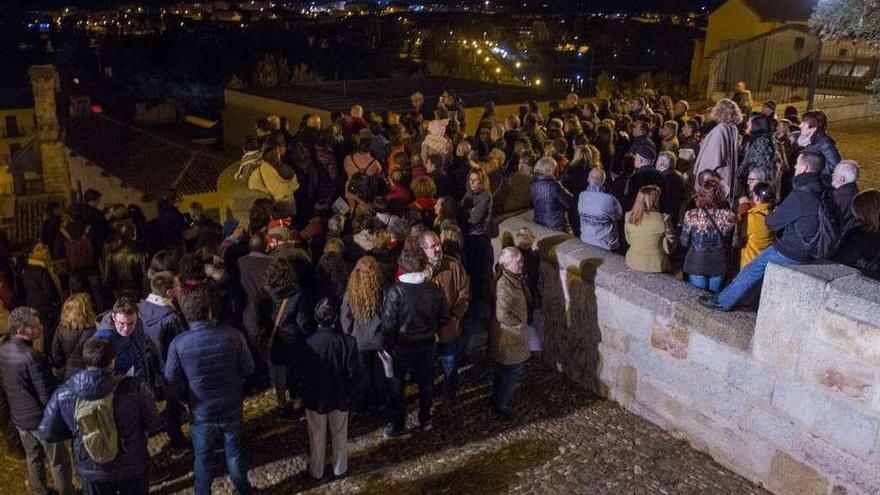 Asistentes al recorrido por las iglesias desaparecidas de Zamora.