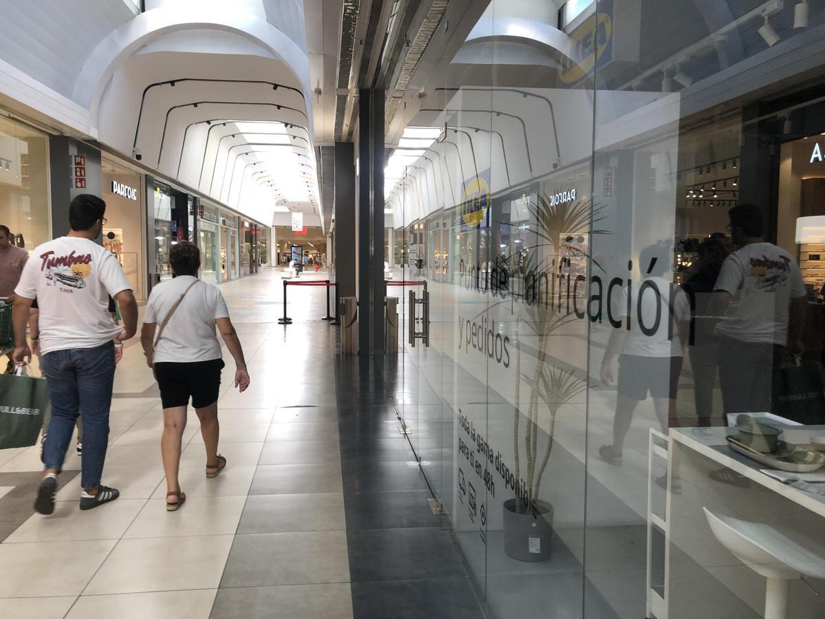 Fotogalería | Cierra la tienda de Ikea en el Centro Comercial Ruta de la Plata de Cáceres Fotogalería | Cierra la tienda de Ikea en el Centro Comercial Ruta de la Plata de Cáceres