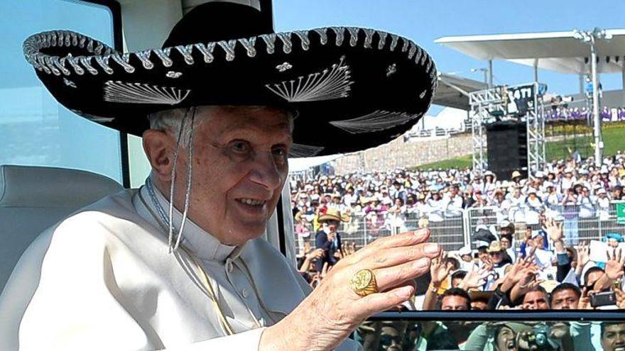 Benedicto XVI llega en la segunda visita papal a Cuba