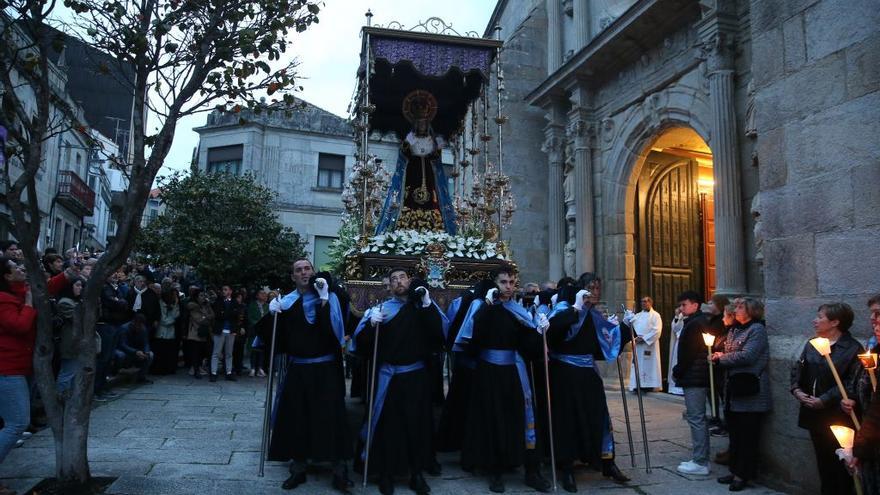 Una procesión de los Dolores pasada por agua