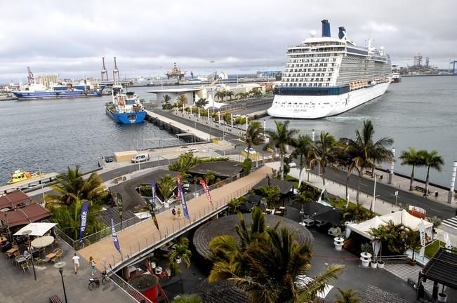 CRUICEROS EN EL PUERTO