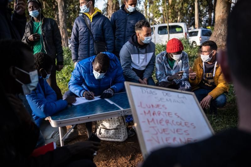 Voluntarias de Educación ayudan a migrantes en Las Raíces