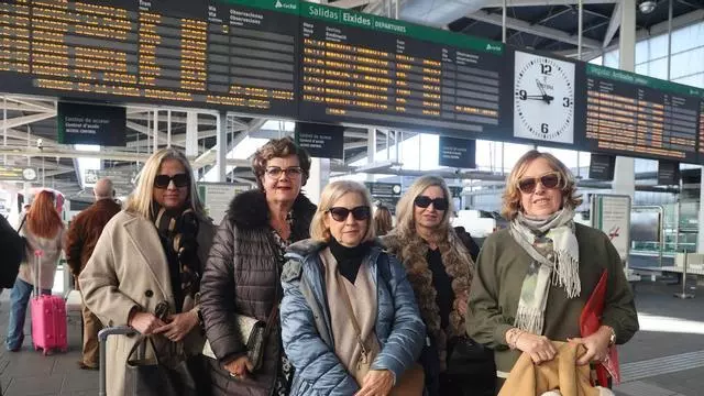 Usuarios del tren en Joaquín Sorolla: "Sí que se nos ha venido a la cabeza el accidente"