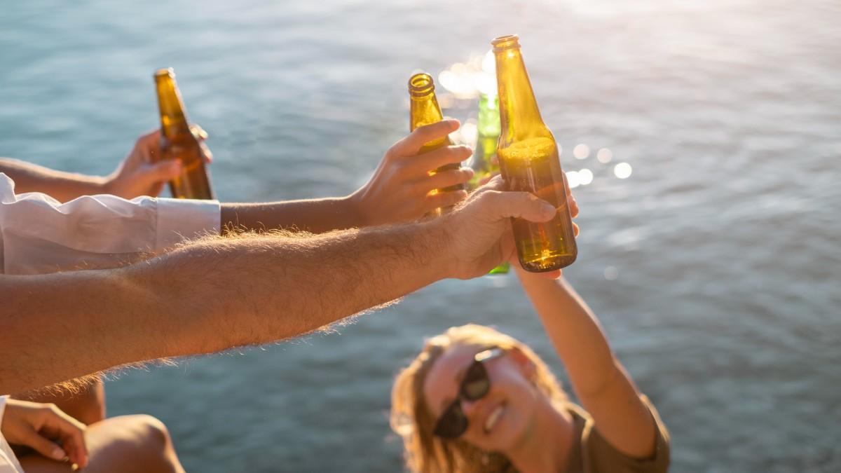 El invento de Lidl para poder tomar cerveza fría en la playa