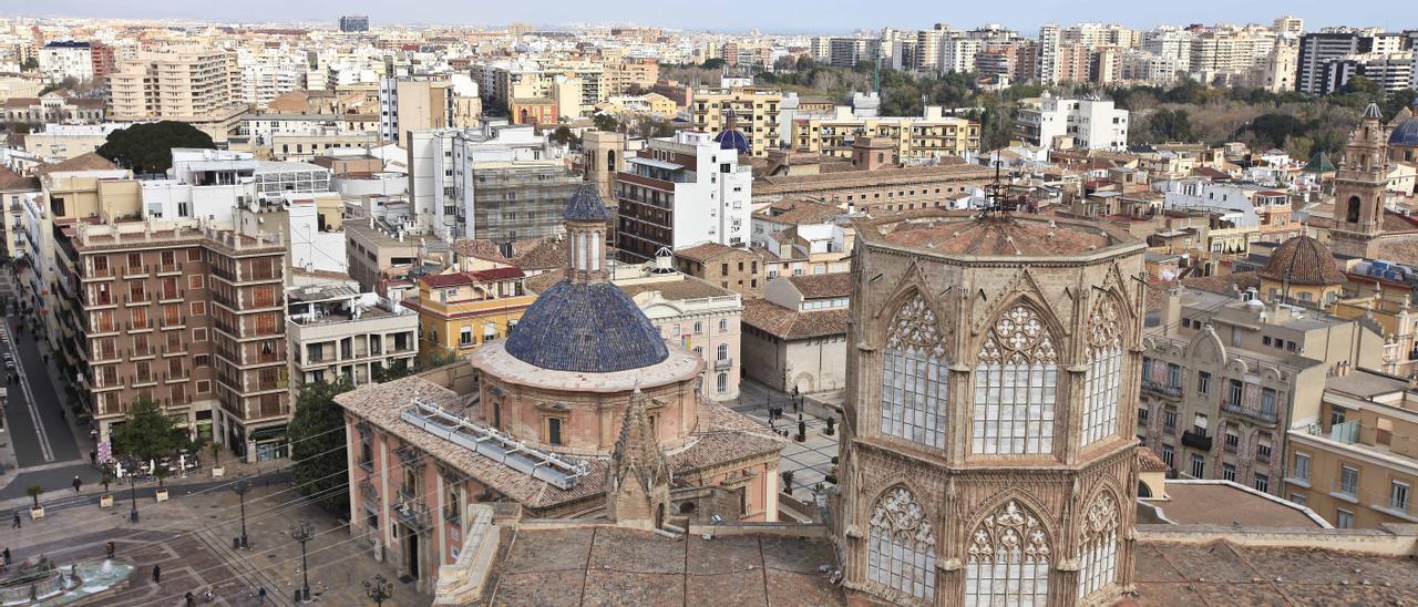 Imatge d’arxiu del conjunt de la catedral i la basílica de la Mare de Déu