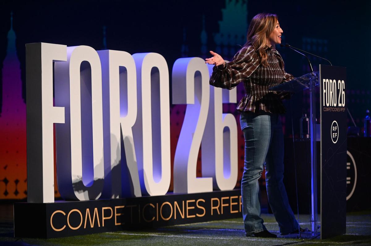 La alcaldesa de Zaragoza, Natalia Chueca, en el Foro 26 en el Palacio de Congresos.