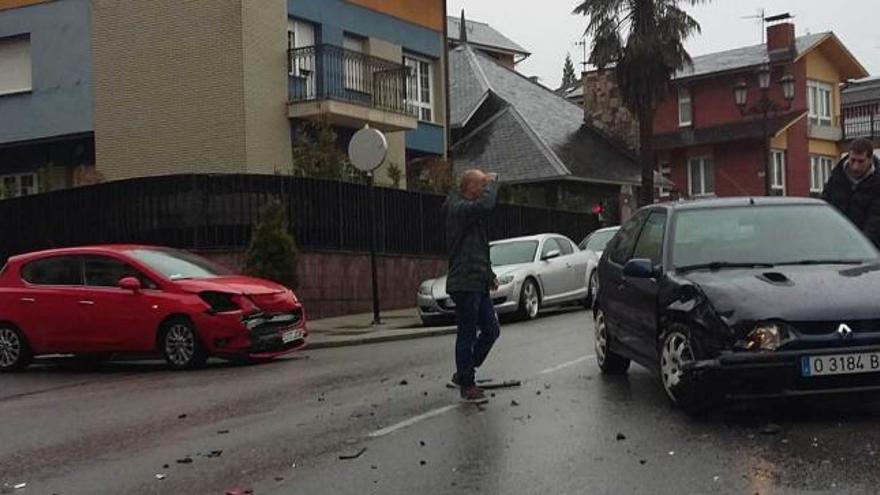 Accidente sin heridos en Ciudad Naranco