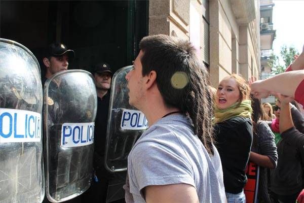 Imágenes de la protesta de estudiantes en Cáceres y la carga policial