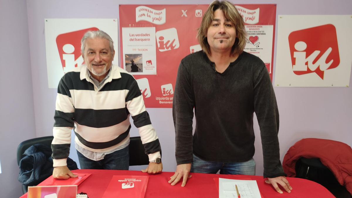 El coordinador de IU, Jesús Nieto (derecha) y el concejal de IU, Manuel Burón (izquierda).