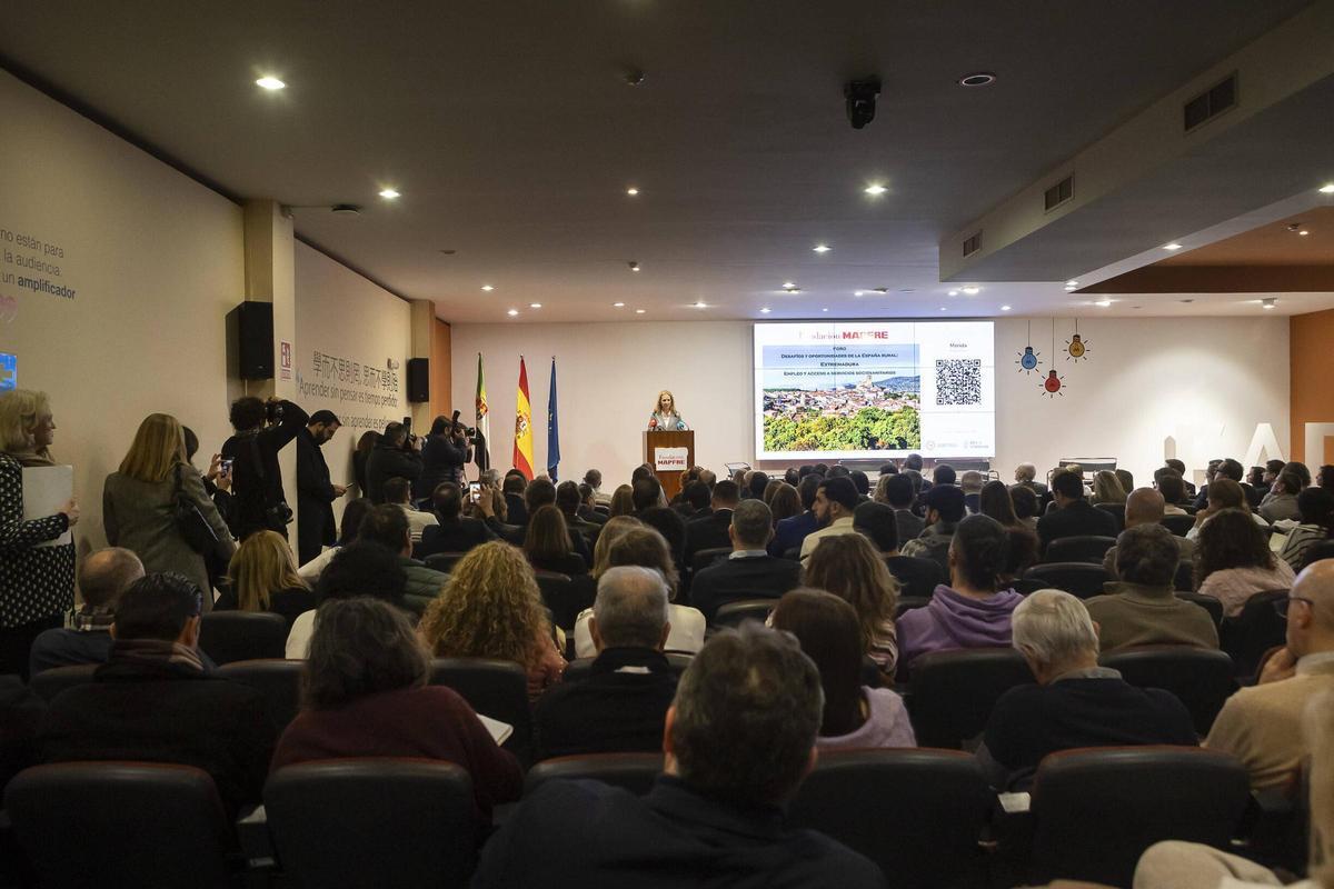 Visita de la Infanta Elena a Mérida