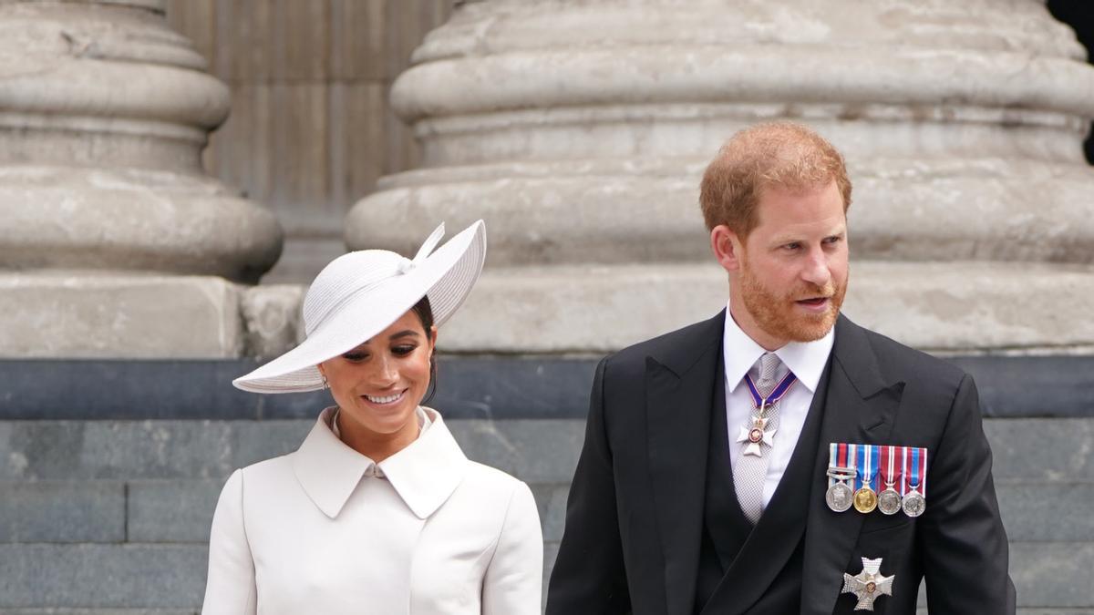 Meghan Markle y el príncipe Harry en una de sus últimas visitas a Reino Unido