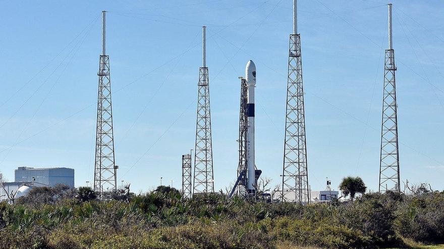 SpaceX concreta con éxito la primera misión espacial de seguridad de los EEUU
