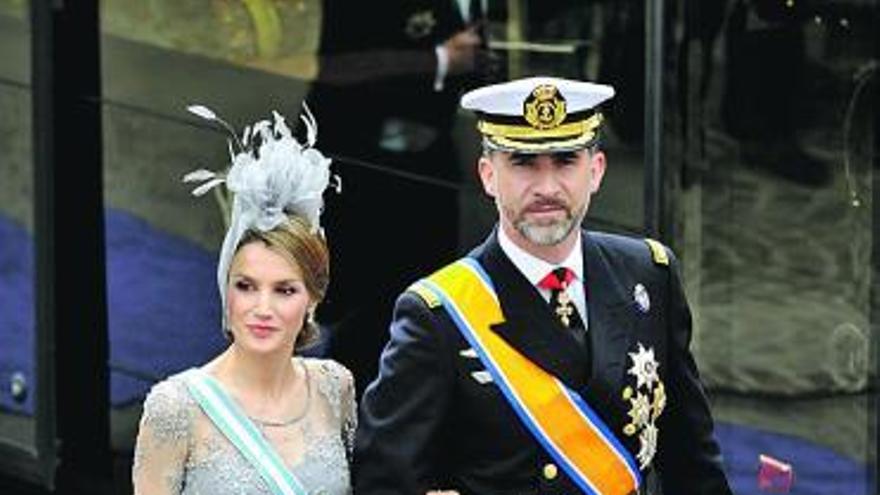 Los Príncipes de Asturias, a su llegada a la ceremonia.  // Efe