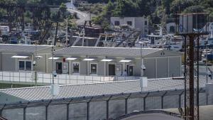 Centro de migrantes en el puerto de Shëgjin, en Albania, uno de los dos centros construidos por el Gobierno italiano para recibir a los solicitantes de asilo rescatados en el Mediterráneo.