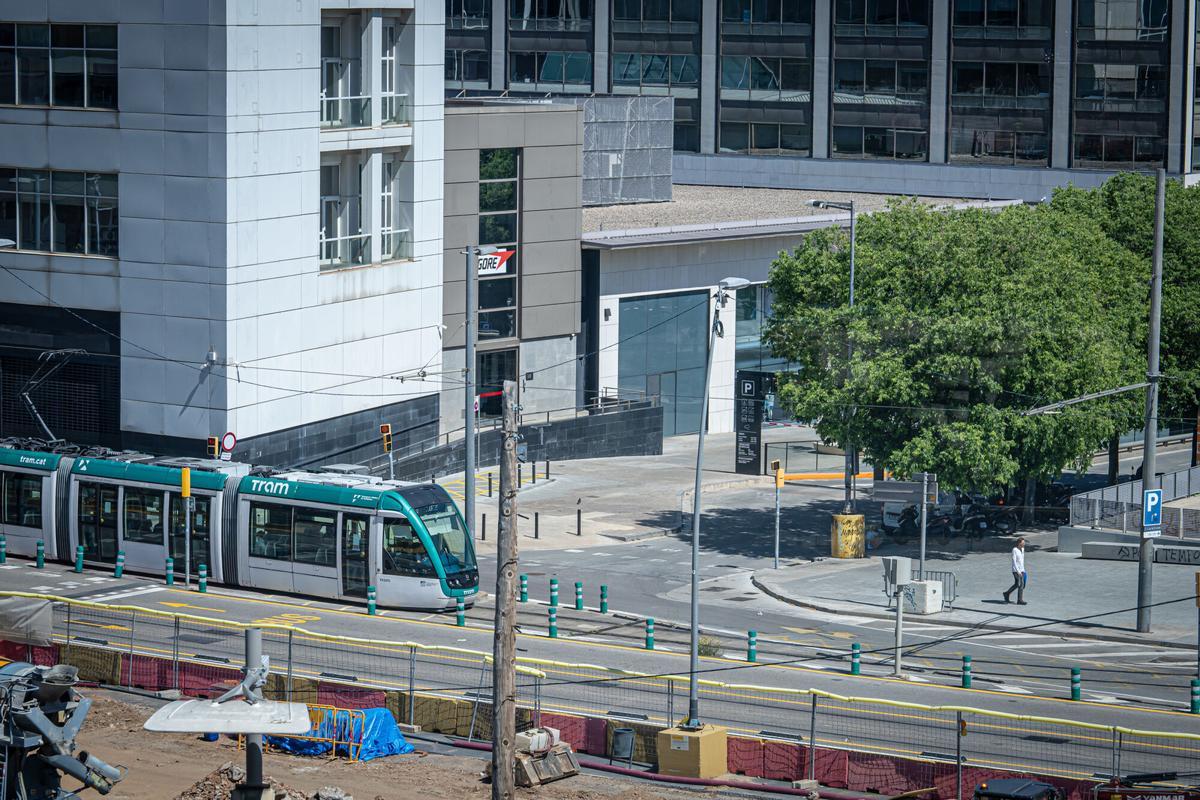 Tramo que está por ser modificado del TRAM, conexión gran vía con la calle Ciutat de Granada.