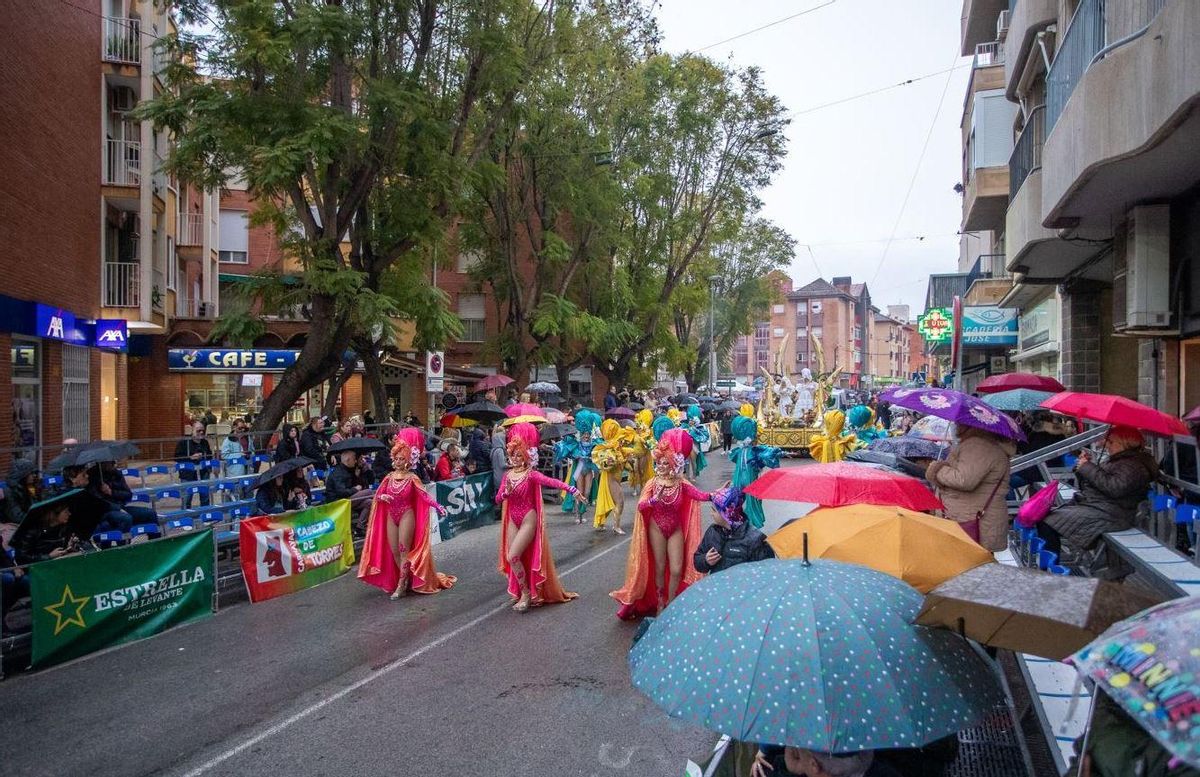 La lluvia no restó espectacularidad al desfile.