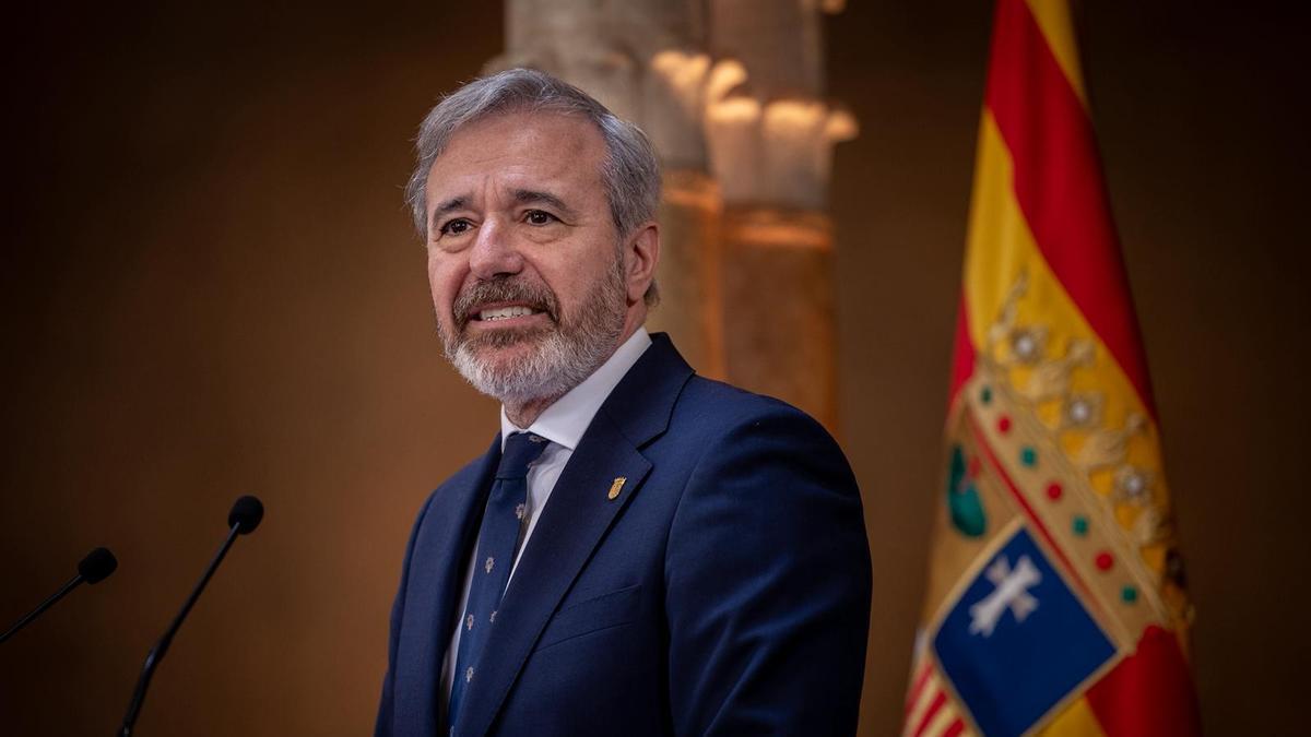 El presidente en funciones del Gobierno de Aragón, Jorge Azcón, durante su discurso institucional del Día de Aragón.