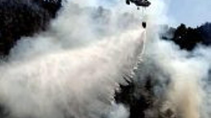 El incendio forestal en un sierra de Jaén arrasa más de 5.000 hectáreas