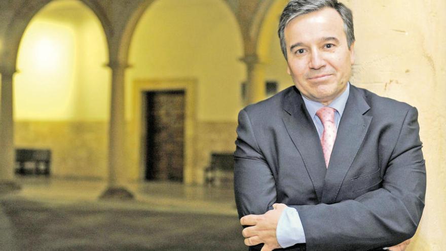 José Ramón Alonso: &quot;La Universidad es el invento más exitoso de la historia&quot;