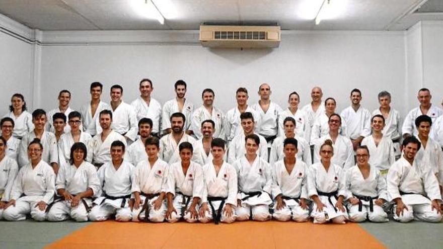 Juan Domingo Sánchez imparteix un seminari de karate a l&#039;Esport7