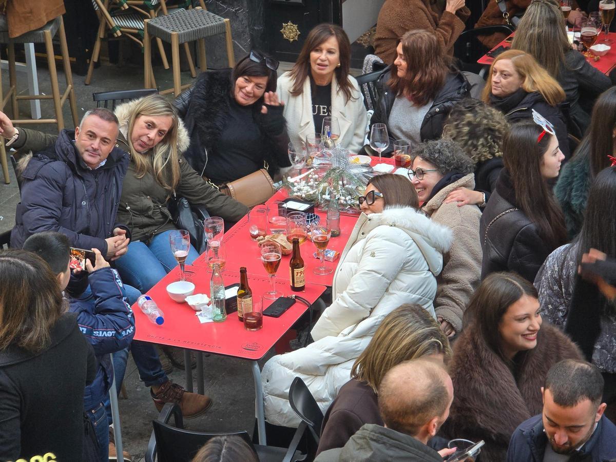 Vilagarcianos y visitantes apuran las últimas horas de 2025.