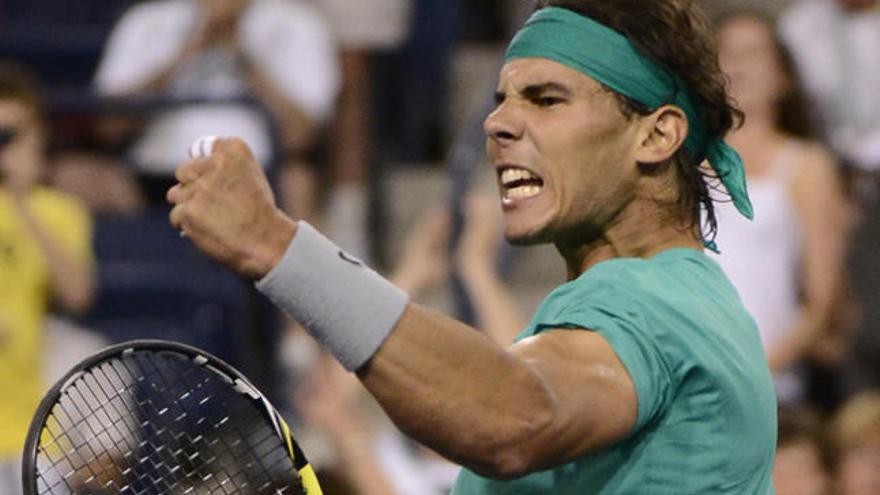 Rafa Nadal celebra uno de sus tantos.